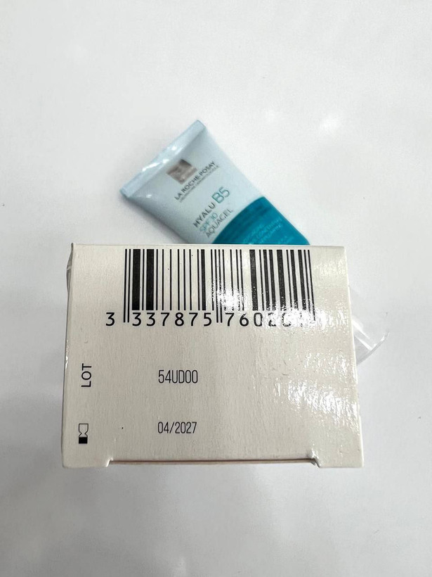 خرید کرم اکوا ژل با spf 30% لاروشه پوزای ترمیم کننده پوست