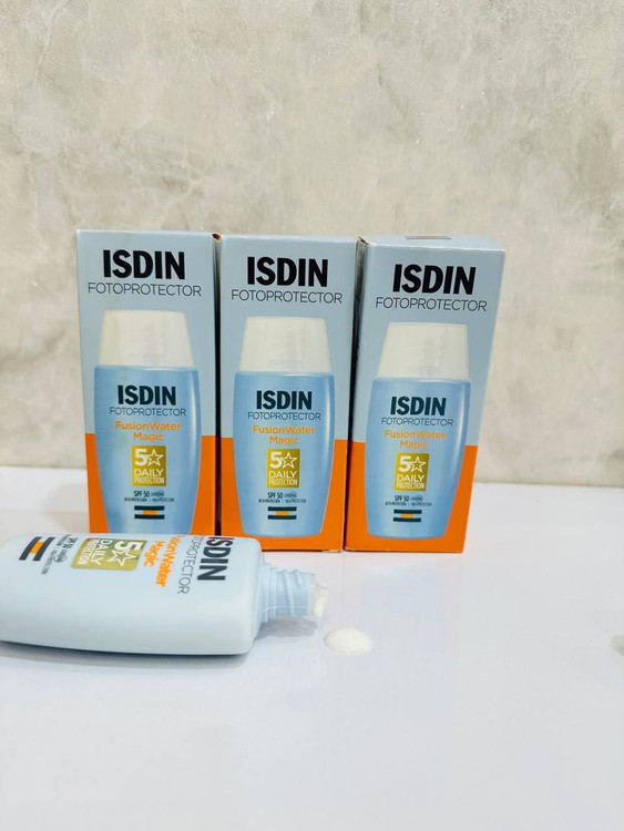 خرید کرم ضد آفتاب فوق العاده سبک فیوژن واتر مجیک ایزدین