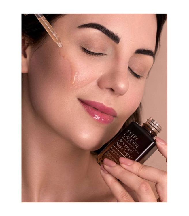 خرید آنلاین سرم شب جوان ساز وترمیم کننده پوست استی لادر