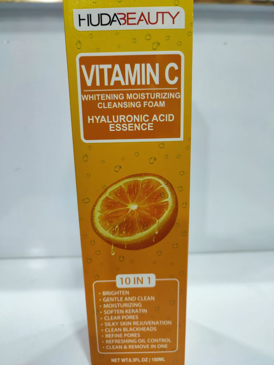 خرید آنلاین فوم پاک کننده صورت ویتامین سی براش دار هدی بیوتی 180میل