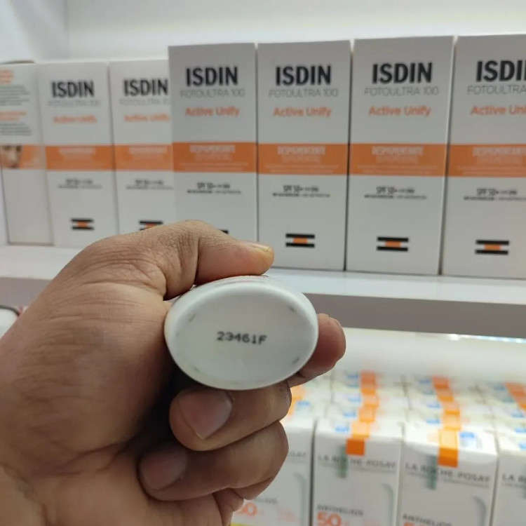 قیمت ضد آفتاب ایزیدین فتواولترا ضد لک