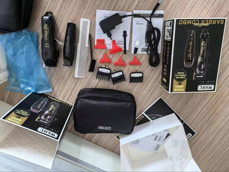 کیفیت تضمینی ست ماشین اصلاح و خط زن وال کومبو آمریکایی دارای شفت فلزی طول سیم 2 متری دارای باتری Li-Ion وزن سبک دارای طراحی ارگونومیک عرض تیغه 40 میلی متر موتور قدرتمند 5500 وات دارای تکنولوژی برش مستقیم مدت زمان استفاده 100 دقیقه